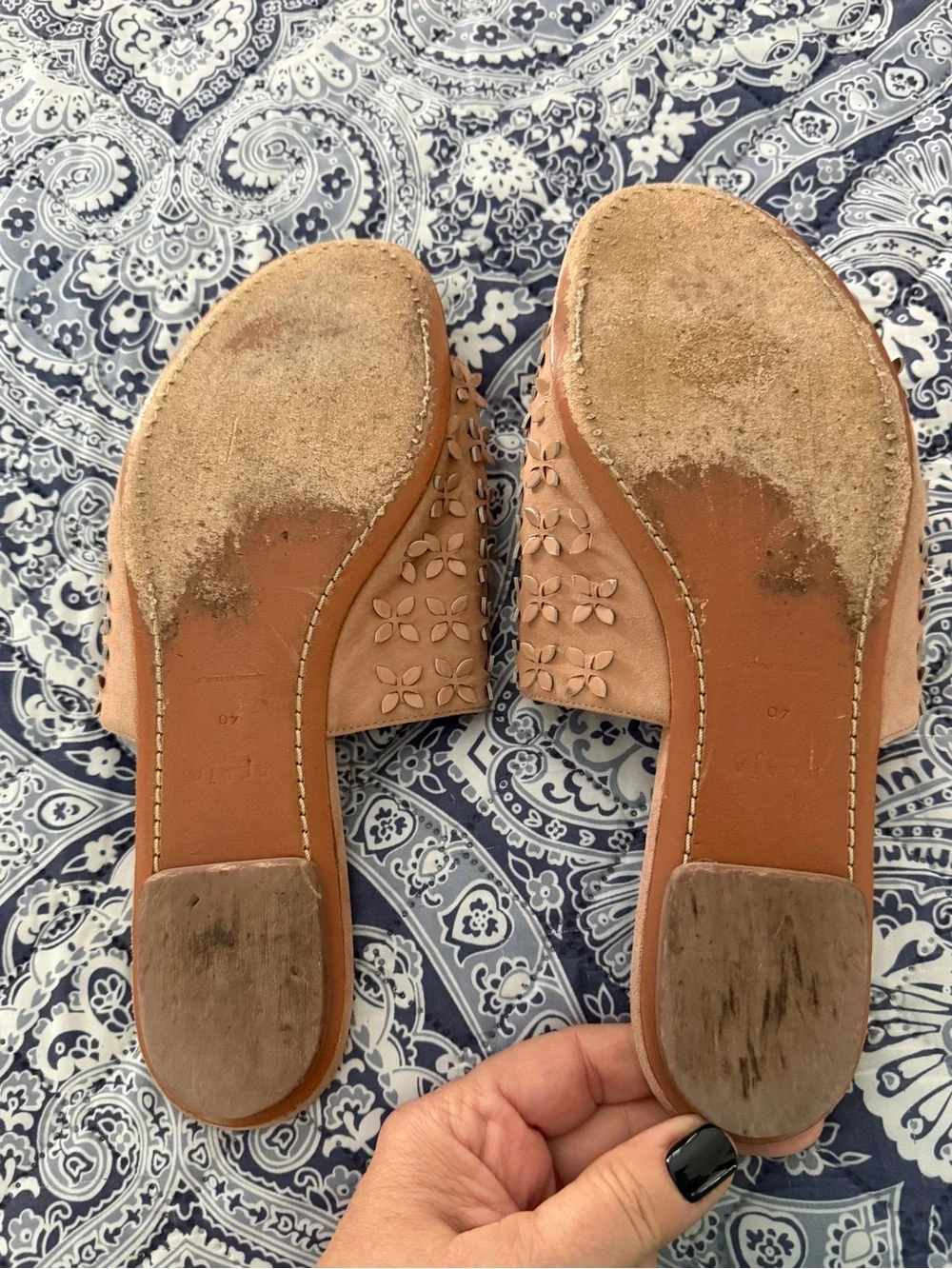 Alaia Tan Lasercut Flat Mules in size 40 - Picture 10 of 13